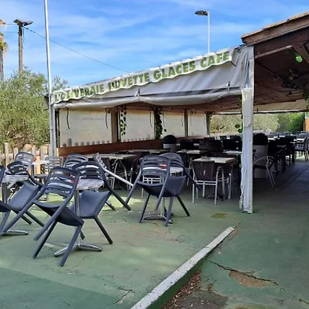 Mobil 6 Personnes Avec Terrasse - Api-1-52-1069 * Laurens